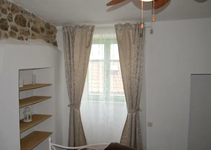 Andrijana Holiday home *